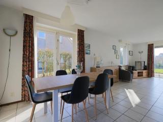 Pleasant holiday home with garden - 8