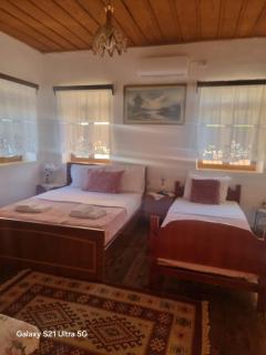 Loykas rooms - Gjirokastër - 4