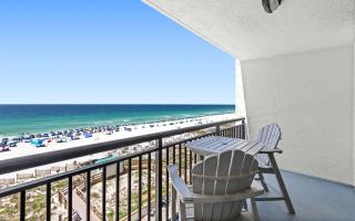 6th Floor Condo On-site restaurant & bar Splash pad w pool - 0