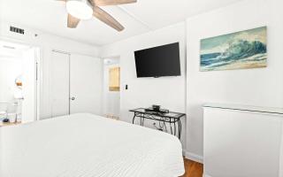 6th Floor Condo On-site restaurant & bar Splash pad w pool - 3