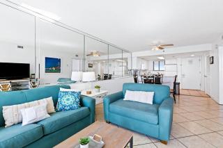 Beautiful Condo Multiple on-site pools w hot tub & splash pad - 2