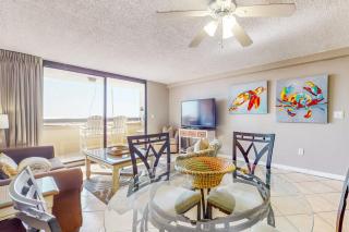 2nd Floor Open Condo On-site restaurant w bar Multiple pools - 7