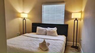 Rust King 2Bed 2Bath | RODEO | 5 min walk to NRG - 8