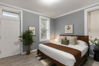 Historic Soulard 2BR Stylish Balcony Retreat - 8