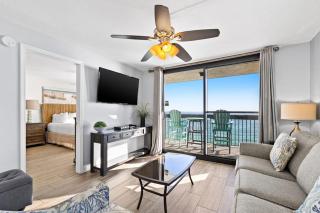 10th Floor Beautiful Condo Splash pad w multiple pools & hot tub - 6
