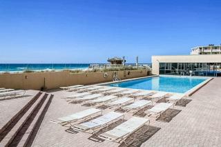 16th floor condo with shared on-site pools hot tub restaurant and bar - 8