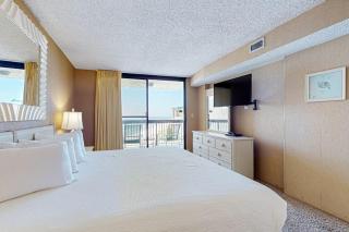 16th floor condo with shared on-site pools hot tub restaurant and bar - 7