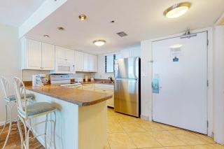 16th floor condo with shared on-site pools hot tub restaurant and bar - 4