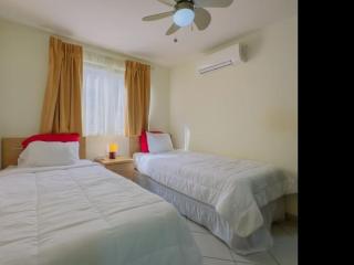 Jade Beach A13 Tropical Two Story Retreat - 4