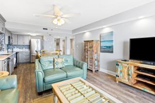 Gulf-front condo with balcony overlooking beach & water - hardwood floors - 7