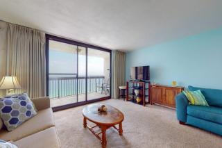 One bedroom condo close to beach w ocean views and private balcony - 7