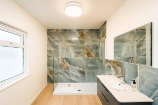 3 Bedroom Central Apartment For 6 - Free Parking - 7