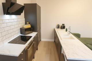 3 Bedroom Central Apartment For 6 - Free Parking - 3