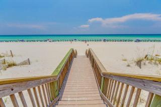 Garden-view condo with lagoon & kid's pools beach access on-site eateries & AC - 8