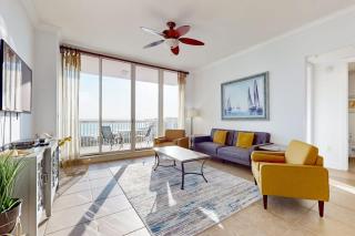 Gorgeous penthouse w shared outdoor pool hot tub tennis - Snowbird-friendly - 0