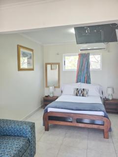 Tropical Studio Apartment - Palm-Eagle Beach - 3