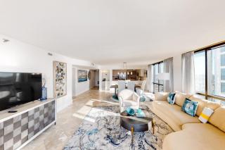 Remodeled 8th-floor condo with great amenities Gulf view WD & large balcony - 8