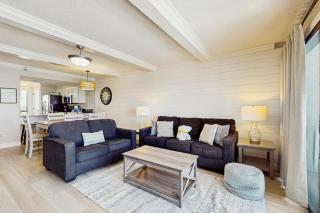 8th Floor Gulf Front Condo Fun Amenities Nearby Shopping & Dining - 0