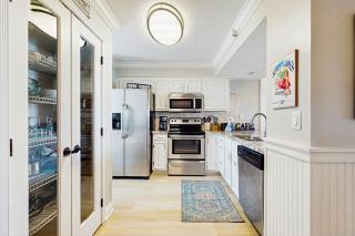 8th Floor Gulf Front Condo Fun Amenities Nearby Shopping & Dining - 4