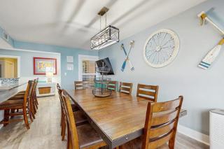Second-Floor Ocean & Gulf Front Condo w Free WiFi 2 Balconies Shared Pool AC - 5