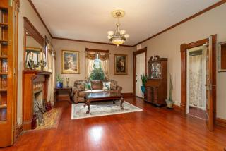 1895 Victorian Home on Historic Walnut Street - 2