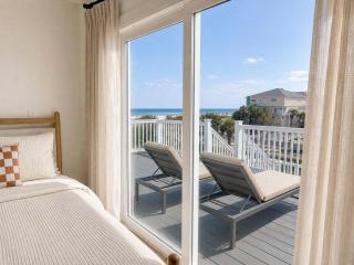 Blue Moon Bungalow. Newly Renovated Retreat! - 2