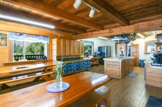 Ocean Front & Private Beach! Coffman Cove Lodge - 8