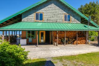 Ocean Front & Private Beach! Coffman Cove Lodge - 6