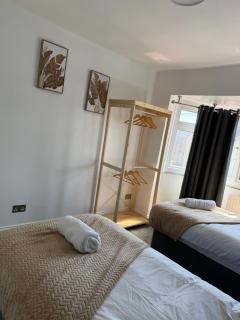Elite Lux Stays - Spacious Luxury Home - 5