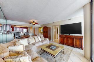 Ocean-view 2nd-floor condo with outdoor pool gym hot tub balcony WD AC - 6