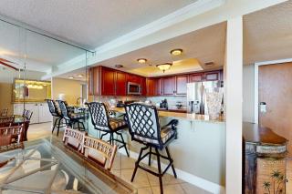 Ocean-view 2nd-floor condo with outdoor pool gym hot tub balcony WD AC - 3