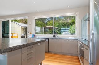 Spa and Surf Retreat - Langs Beach Holiday Home - 2