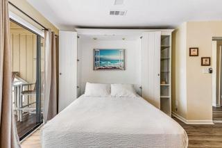 Sparkling Studio with Shared Pools Hot Tubs Golf Tennis & a Private Beach - 6