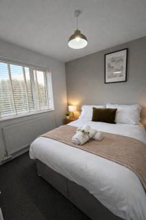 Shetland House- 4bedroom - 3 bathrooms -Contractors Stay - 7