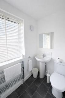 Shetland House- 4bedroom - 3 bathrooms -Contractors Stay - 6