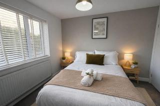 Shetland House- 4bedroom - 3 bathrooms -Contractors Stay - 1