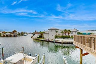 Dog Friendly waterfront townhome with balcony and wifi - 0
