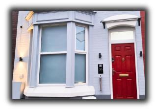 The Red Lounge 1 Ensuite Near Anfield - Double - 8