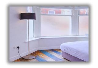The Red Lounge 1 Ensuite Near Anfield - Double - 7