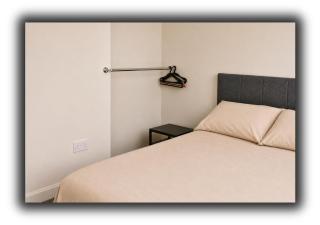 The Red Lounge 1 Ensuite Near Anfield - Double - 6