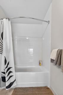 2 Bedroom Lux Apartment in Downtown Boston Tower - 3