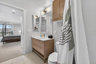 2 Bedroom Lux Apartment in Downtown Boston Tower - 2