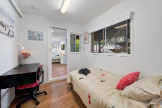 Verney Beachside Getaway - 3