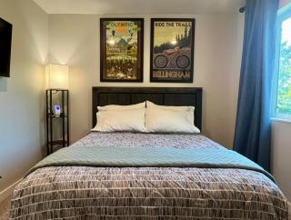 10mi to Bellingham & Border - 1 Private Bedroom In Home - 8