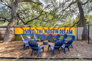 Ultimate Getaway with Cowboy Pool Fire Pit Rooftop - 3