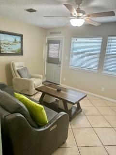 Emerald Shores: Steps from the Gulf, Navarre Beach - 2