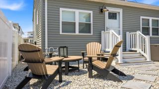 Modern 2BR Cottage in WW Crest - Sleeps 7 - 9