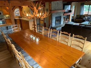 Valhalla Ski Chalet Hottub, walk to village lifts - 3