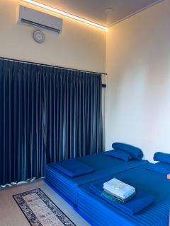 Lora House - 2