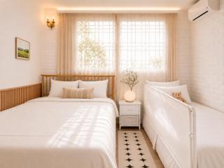 Comma House - 3